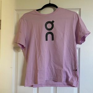 NWT womens M onrunning graphic tee